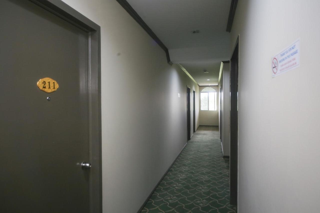 Oyo 563 Jockey Lodge Hotel Sandakan Luaran gambar